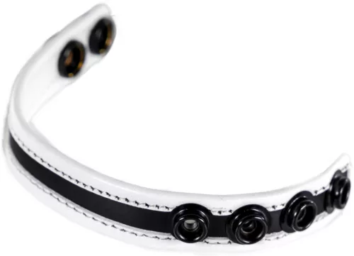A Hanky White Cockring Pressek