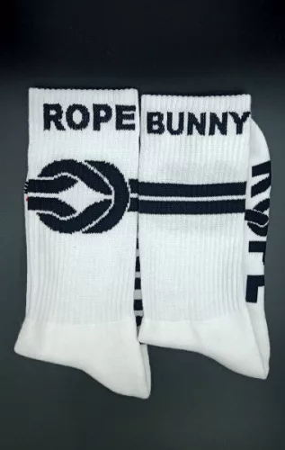 BUNNY ROPE – stílusos fehér zoknik fiatalos lendülettel-39-42